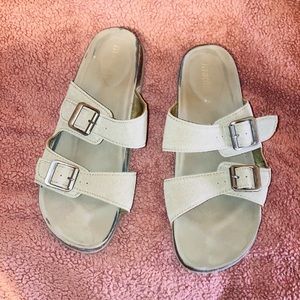 •• S O L D ••